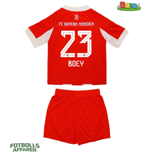 Bayern Munich Sacha Boey #23 Hemmaställ Barn 2025-26 Kortärmad (+ Korta byxor)